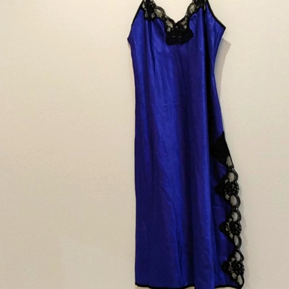Avon Styles Nightgown